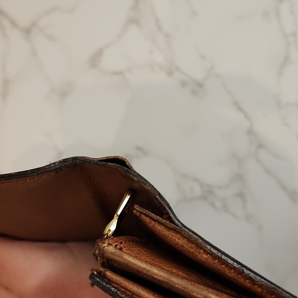 Authentic Louis Vuitton Monogram Sarah Wallet - Picture 11 of 13